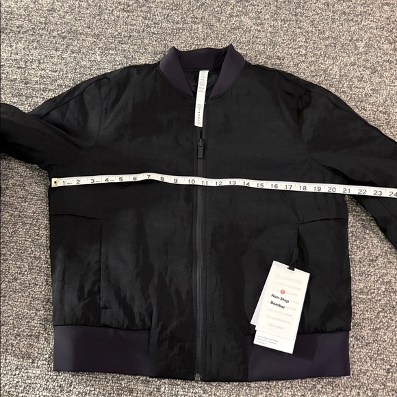 NWT Lululemon Non-Stop Bomber Jacket Sz 10 - Picture 8 of 16